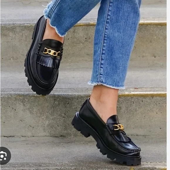 CELINE Margaret Loafer with Triomphe Chain in Polished Black Leather - Picture 7 of 16